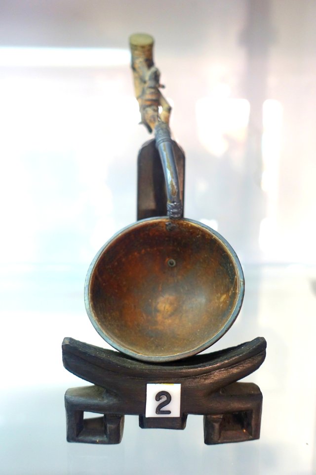 Spoon from the Nguyen dynasty, 19th century, horn - Museum of Vietnamese History - Ho Chi Minh City - DSC05962