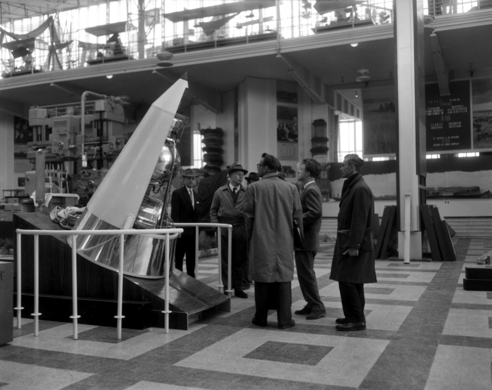 Spoetnik II in Russisch paviljoen, Bestanddeelnr 909-4860