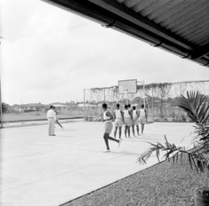 Sporten op de Politieschool in Suriname, Bestanddeelnr 252-2351