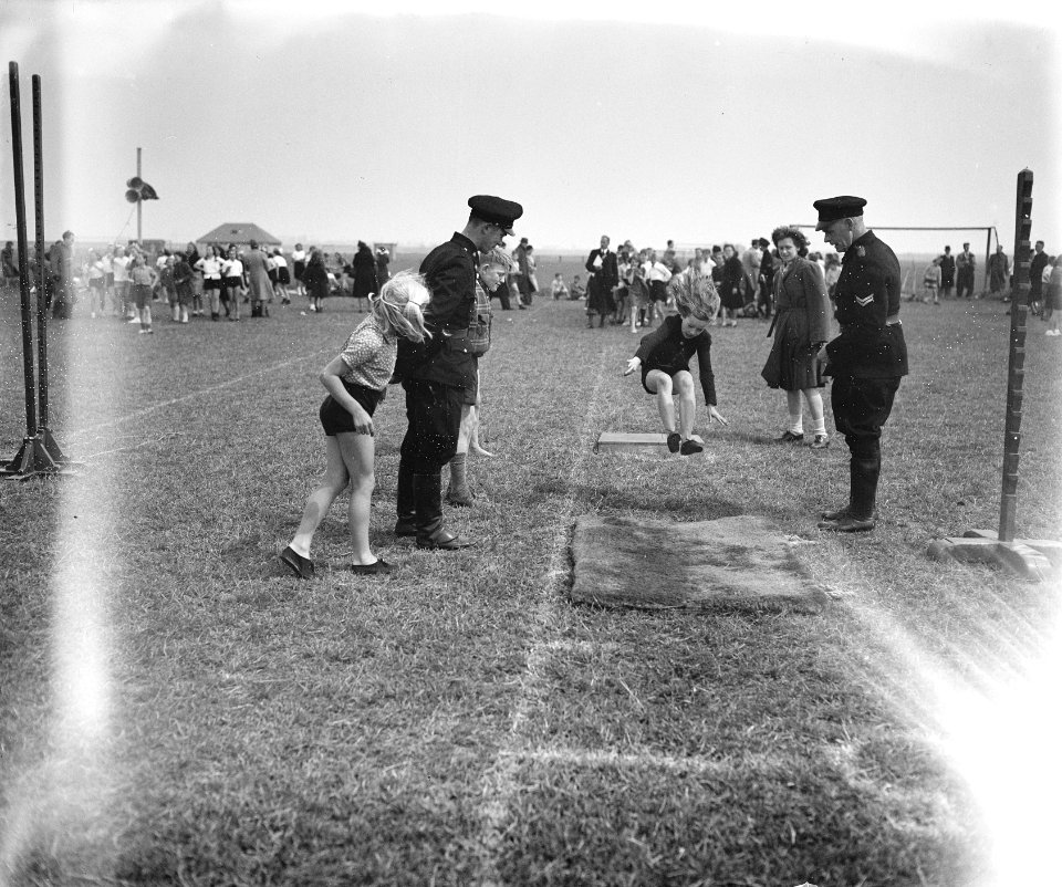 Sportdag lagere scholen Velserweg, zie 27695, Bestanddeelnr 902-7683