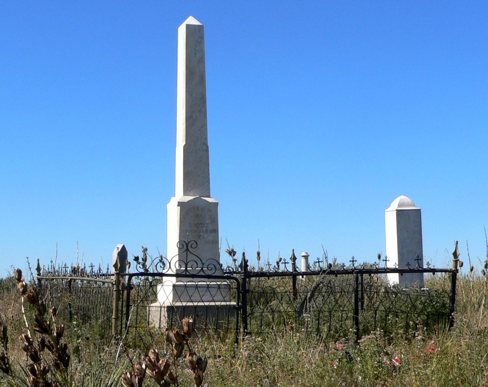 Spotted Tail grave 4