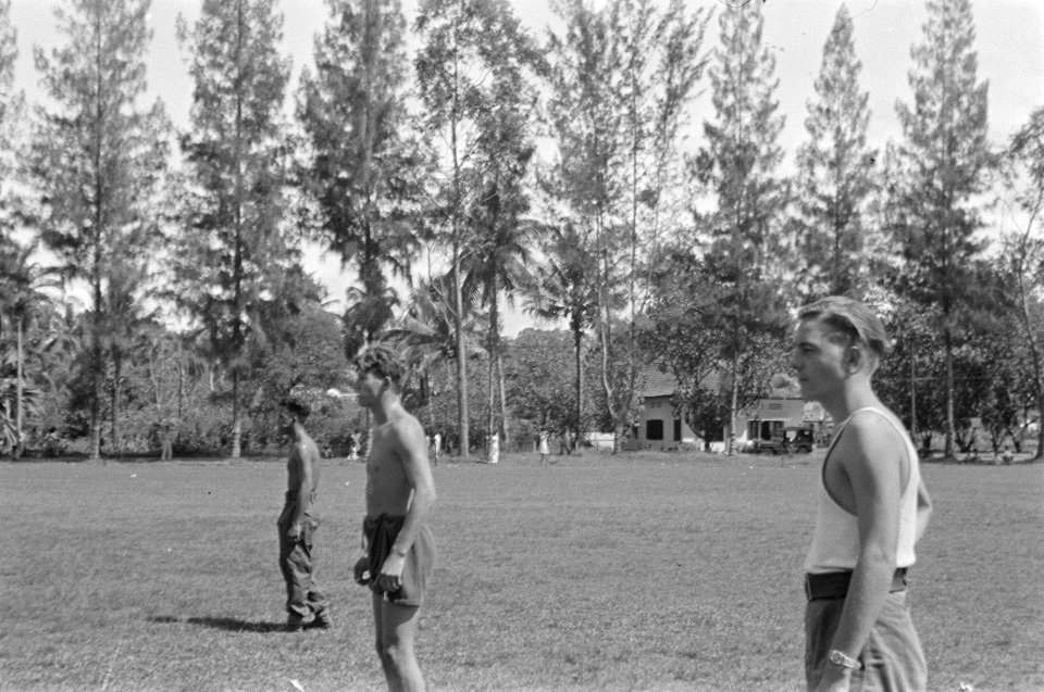 Sporters op een grasveld, Bestanddeelnr 492-1-2
