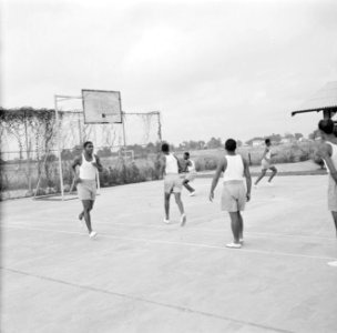 Sporten op de Politieschool in Suriname, Bestanddeelnr 252-2358