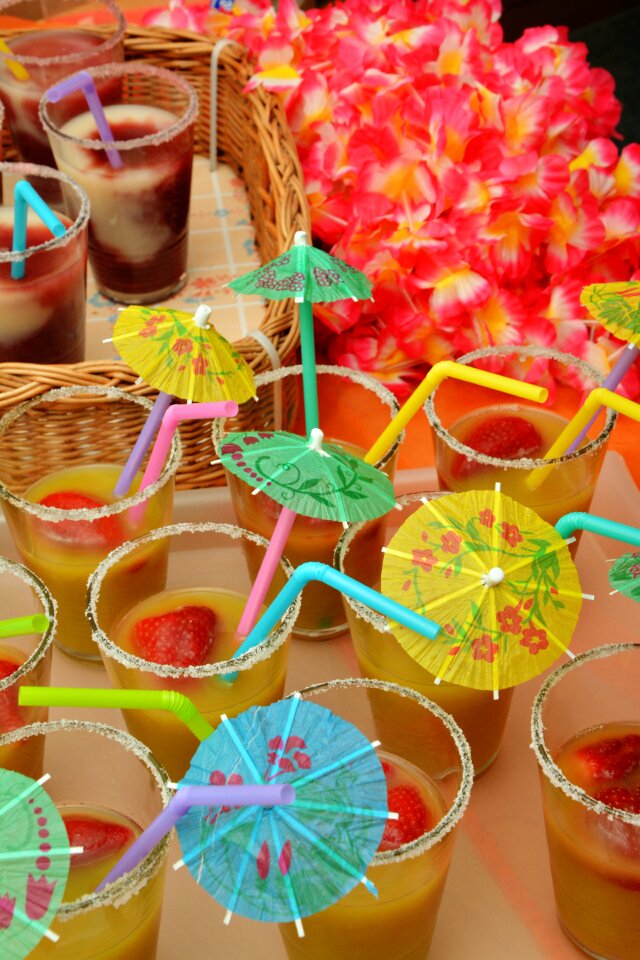 Alcohol free beverages straw