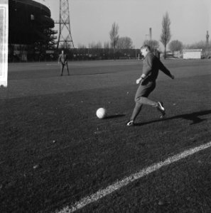 Sport, voetbal, ballen, Bild, Harry, Bestanddeelnr 918-4101
