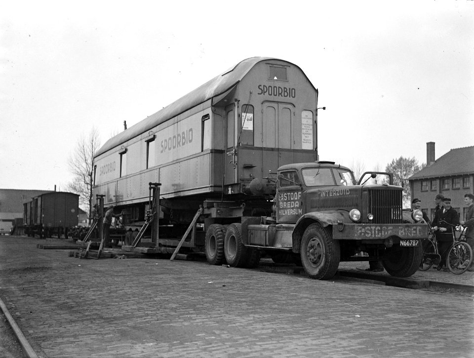 Spoorbiowagen op de trailer Aalsmeer, Bestanddeelnr 902-7159