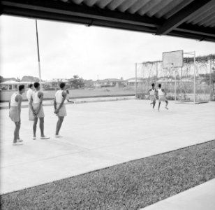 Sporten op de Politieschool in Suriname, Bestanddeelnr 252-2352