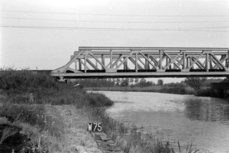 Spoorbrug over de Linde bij Wolvega (ruilverkaveling Linde-Zuid), Bestanddeelnr 170-2062