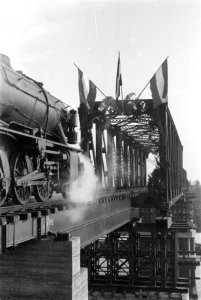 Spoorbrug bij Buggenum in gebruik genomen, Bestanddeelnr 901-1800