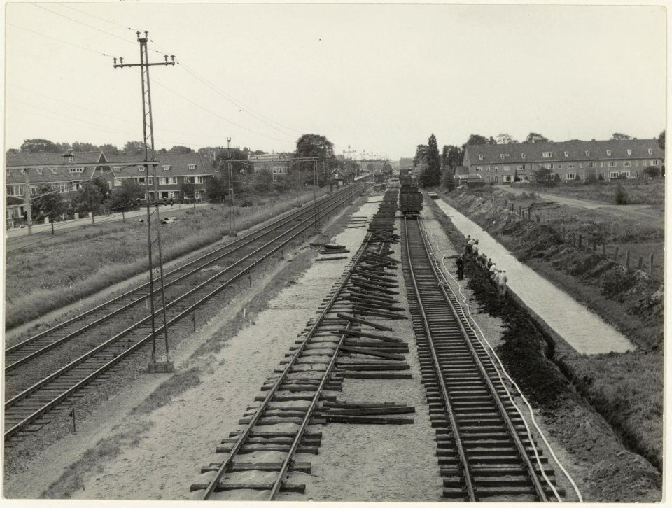 Spoorbaan tussen Haarlem en Heemstede. NL-HlmNHA 54005599
