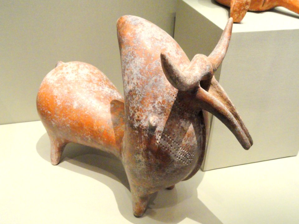 Spouted Zebu Vessel, about 1000 BC, Marlik, Iran, earthenware - Cleveland Museum of Art - DSC08169
