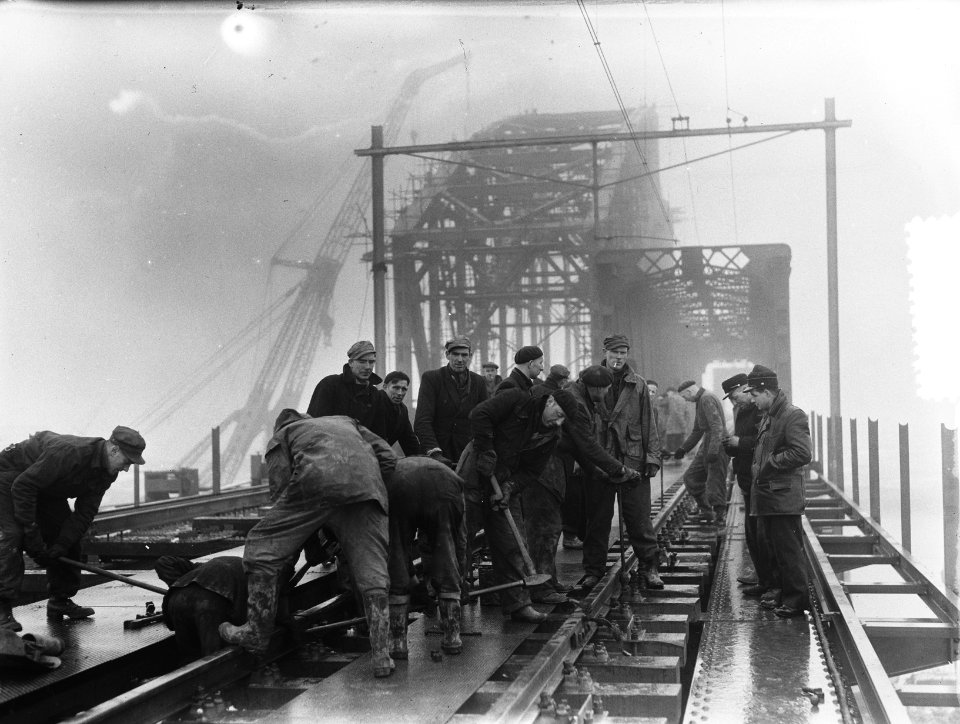 Spoorbrug Oosterbeek. plaatsing nieuwe gedeelte, Bestanddeelnr 904-9568