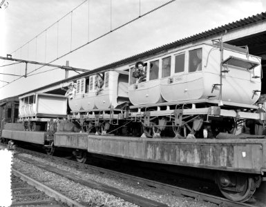 Spoorlijn Arnhem-Oberhausen 100 jaar . Feesttrein met oude rijtuigen, Bestanddeelnr 908-0888