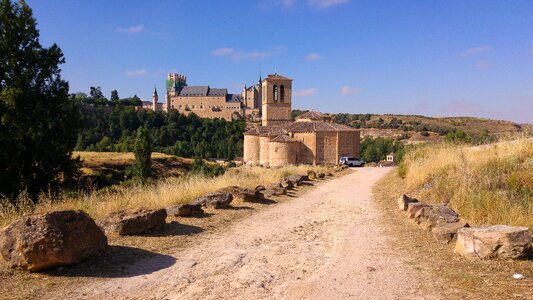 Ramparts romanesque art church