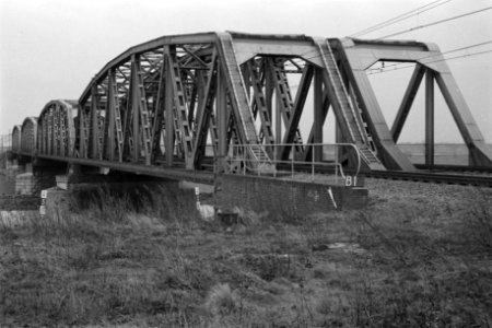 Spoorbrug over de Maas (bij Buggenum) (ruilverkaveling Vuilbemden), Bestanddeelnr 170-2585