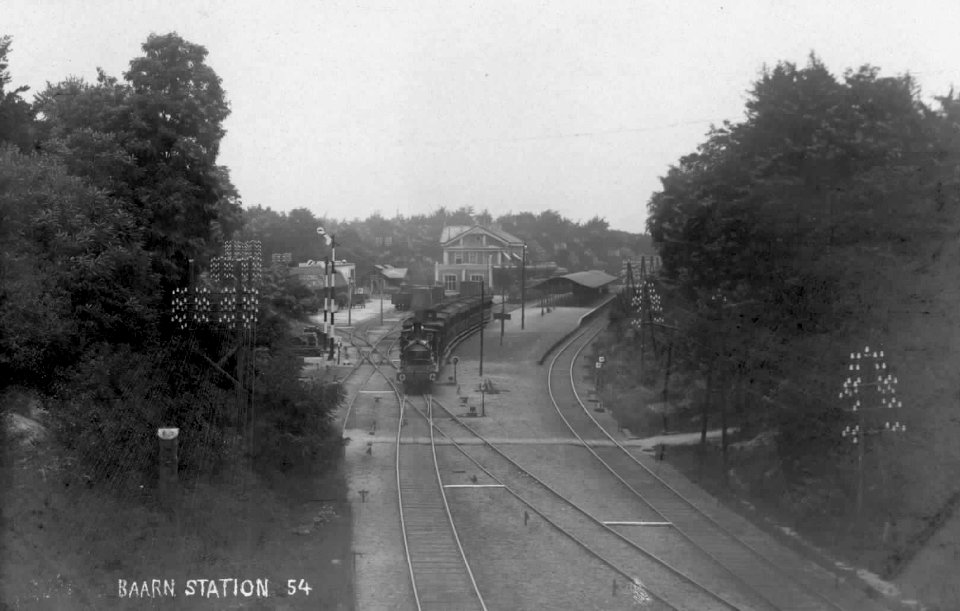 Spoorlijn te Baarn uit het westen; circa 1910