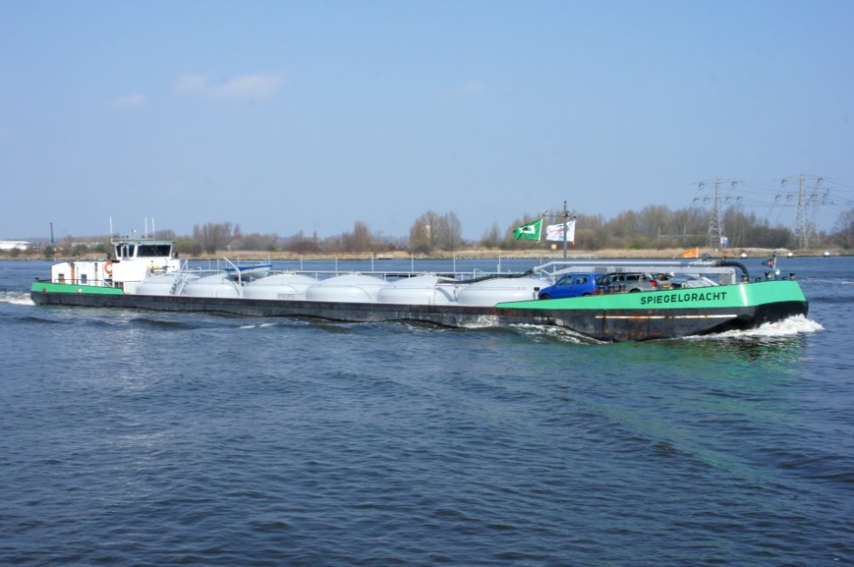 Spiegelgracht, ENI 02315151 , Noordzeekanaal, Port of Amsterdam, pic1