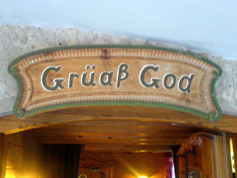 Spitzingsee (Ort) — Alte Wurzhütte (Schild „Grüaß God“)