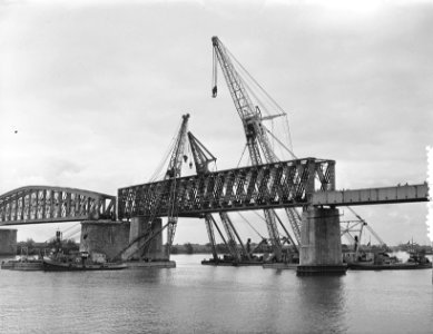 Spoorweg DordrechtNijmegen, spoorbrug Baanhoek, vernieuwd brugdeel 540 ton, Bestanddeelnr 907-2589