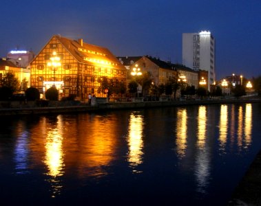 Spichlerz i Kamienice Brda zmierzch