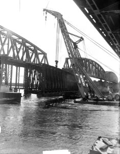 Spoorbrug bij Zaltbommel oud gedeelte verwijderen, Bestanddeelnr 904-0980