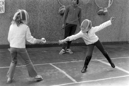Sport en spel in oude en nieuwe RAI schermen in de nieuw RAI, Bestanddeelnr 927-3417