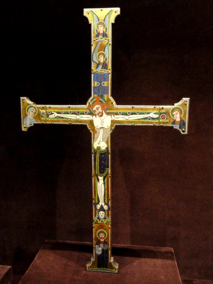 Spitzer Cross, about 1190 AD, French, Limoges, gilded copper and enamel - Cleveland Museum of Art - DSC08501