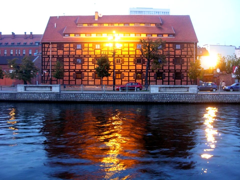 Spichlerz Stary Port zmierzch g