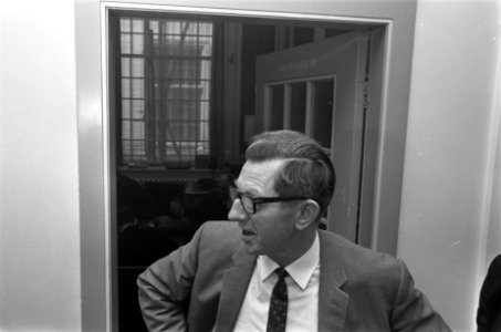 Splitsing Boerenpartij in Tweede Kamer . Nummer 13 Verlaan aan het woord Tweede , Bestanddeelnr 921-4649