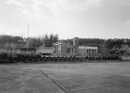 Sportcomplex Beekhuizen Tennisgebouw met terras, Bestanddeelnr 163-0451