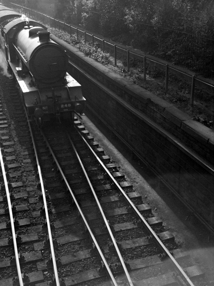 Spoorweg met locomotief, Bestanddeelnr 190-1075