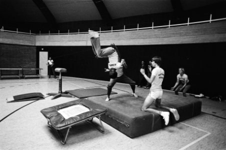 Sportaccommodaties, jeugd, gymnastiek, Bestanddeelnr 930-3790