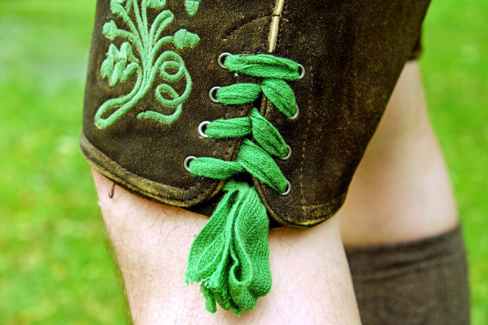 Lacing green customs
