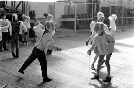 Sport en spel voor kinderen in vakantie in Oude RAI , Amsterdam, Bestanddeelnr 923-6648