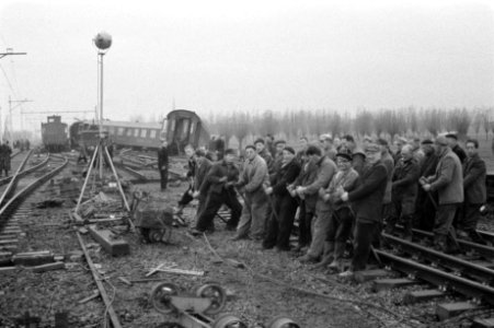 Spoorwegongeluk bij Woerden, overzicht van de opruimingswerkzaamheden, Bestanddeelnr 911-8052