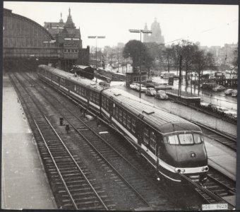 Spoorwegen, treinen, Centraal Station, Bestanddeelnr 056-0629 photo