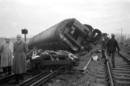 Spoorwegongeluk bij Woerden, overzicht van de opruimingswerkzaamheden, Bestanddeelnr 911-8051