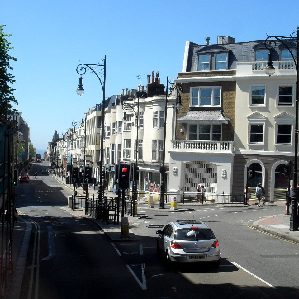 Southward view along Queens Road, Brighton (May 2010)
