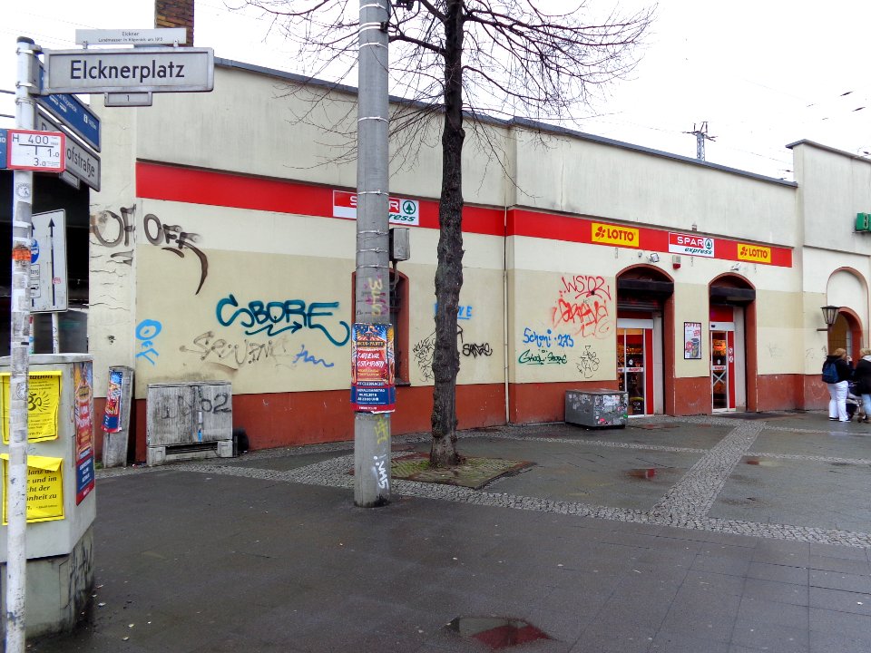 Spar-Express im S-Bahnhof Berlin-Koepenick