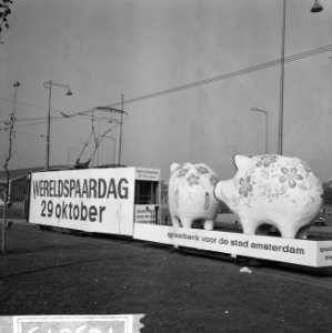 Sparen, bankwezen, optochten, spaarvarkens, Bestanddeelnr 918-3613