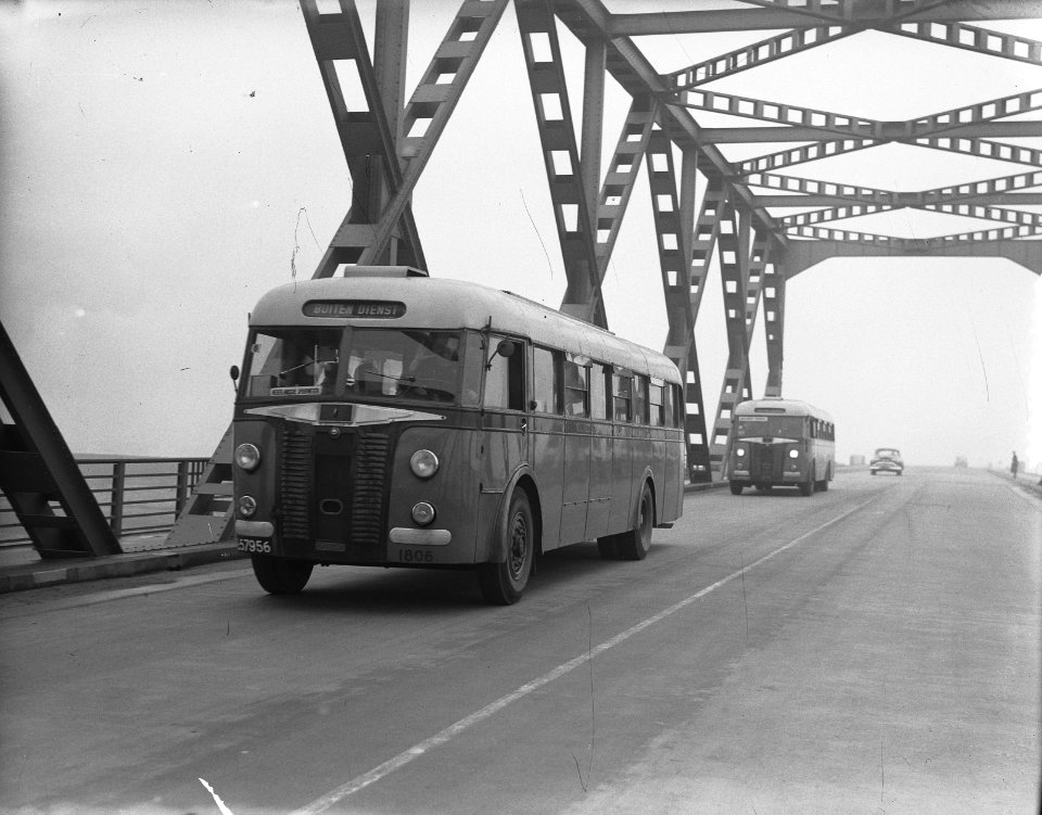 Spoorwegbusdienst over Moerdijkbrug, Bestanddeelnr 905-6129