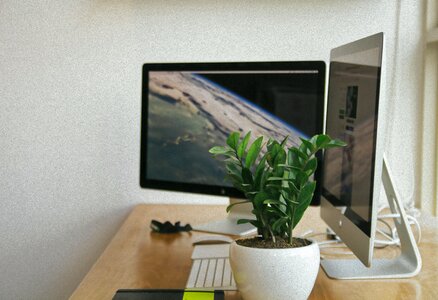 Desk internet online photo