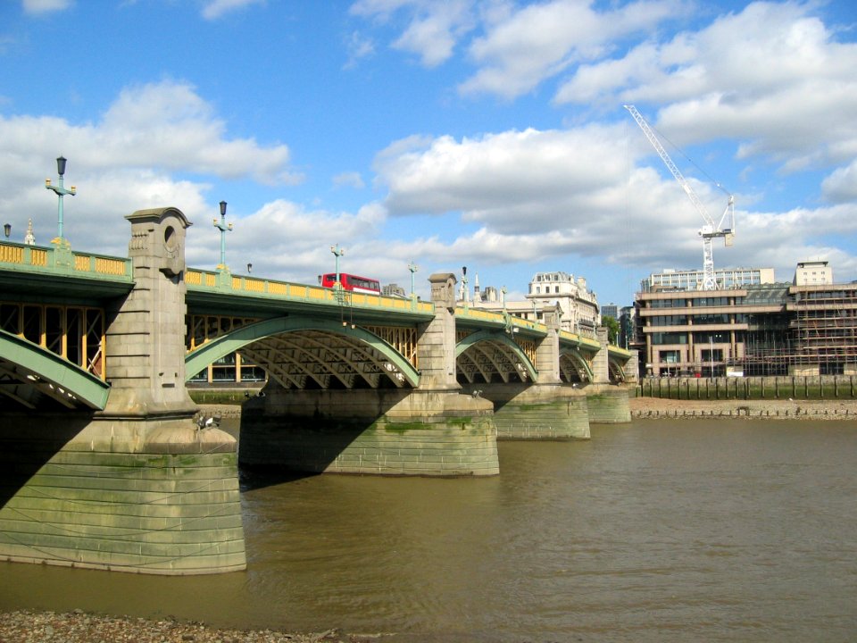 Southwark-Bridge-20040918-013