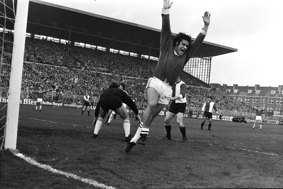 Sparta tegen Feijenoord 1-1 nr. 6 Klijnjan (rechts) scoorde voor Sparta, nr. 7, Bestanddeelnr 924-0130