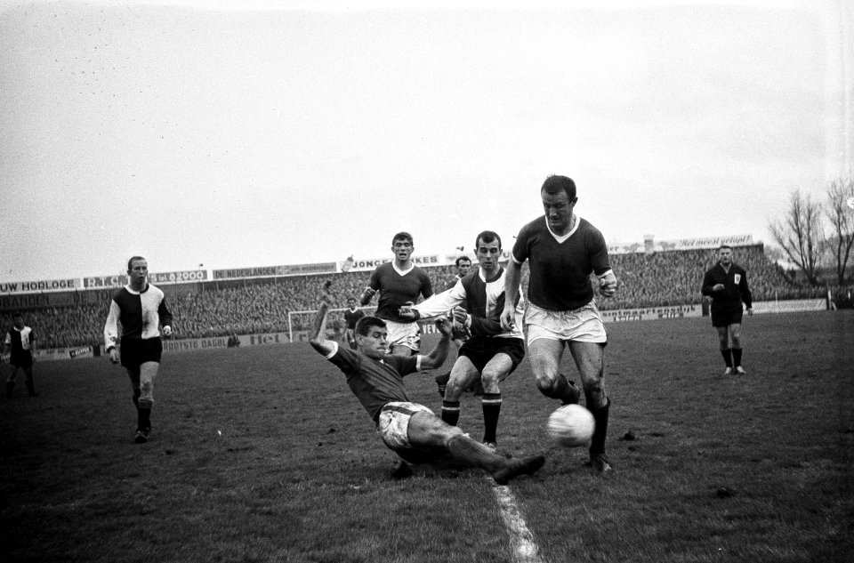 Sparta tegen Feyenoord 0-0. Spelmoment. Vlnr. Henk Groot, Gerard Bouwer, Hans E…, Bestanddeelnr 915-7328