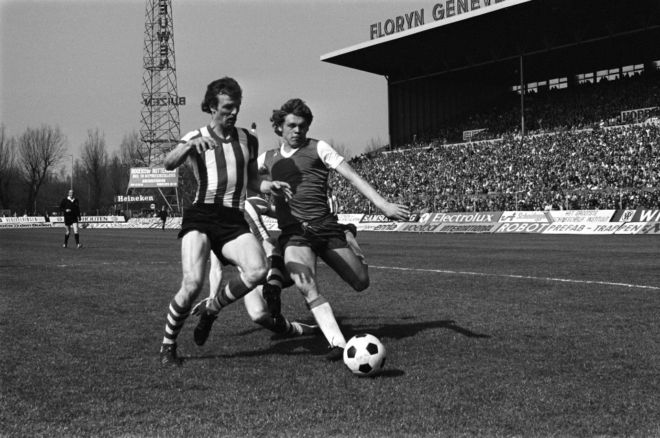 Sparta tegen Feijenoord 0-2 v.l.n.r. Balkenstein in duel met Jansen (Nico), Bestanddeelnr 928-5183