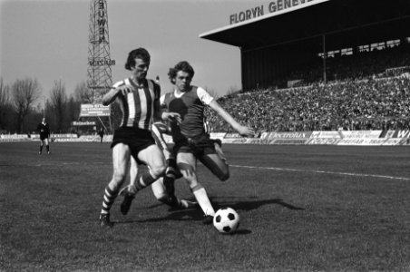 Sparta tegen Feijenoord 0-2 v.l.n.r. Balkenstein in duel met Jansen (Nico), Bestanddeelnr 928-5183