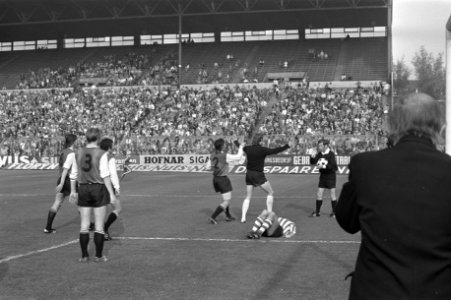 Sparta tegen PSV 3-0, Van Beveren en Van Kraai protesteren tegen scheidsrechter , Bestanddeelnr 925-9365