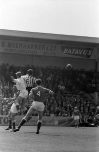 Sparta tegen GVAV 0-1, keeper Roffel in actie bij Sparta-aanvaol, Bestanddeelnr 915-2196
