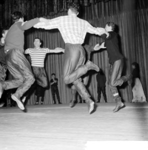 Sowjet Russisch Staatsensemble repetitie van de Georgier dansgroep in Apollohal, Bestanddeelnr 914-4636